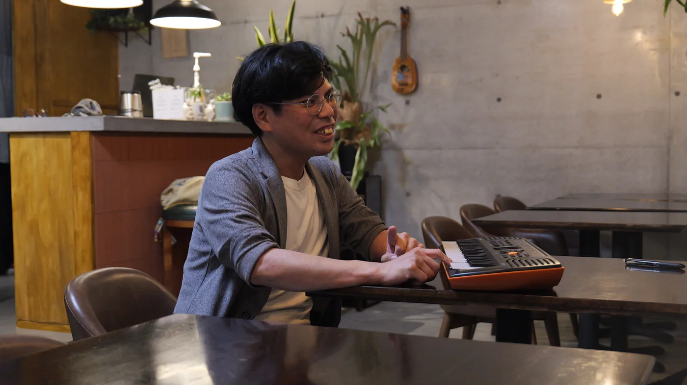 生徒の声に耳を傾ける講師 宮田直人